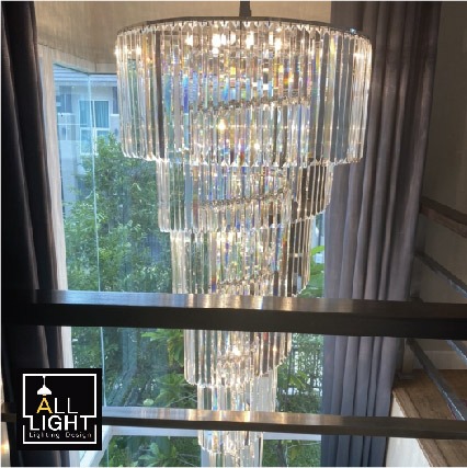 ติดตั้งโคมไฟคริสตัล